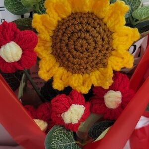 NIB Handmade Crochet Sunflower and Red Flowers Bouquet